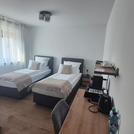 Apartments Seibel Doppel-Zweibettzimmer Mit Bad Reutlingen Buitenkant foto