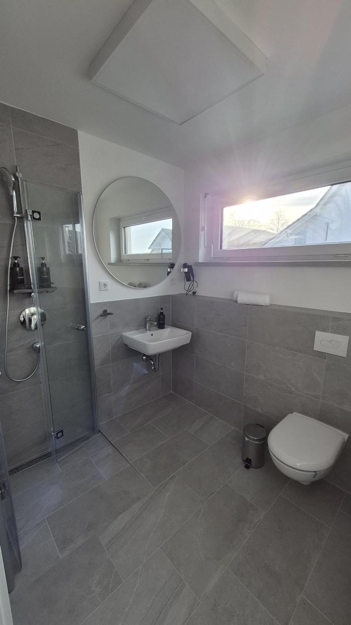 Apartments Seibel Doppel-Zweibettzimmer Mit Bad Reutlingen Buitenkant foto