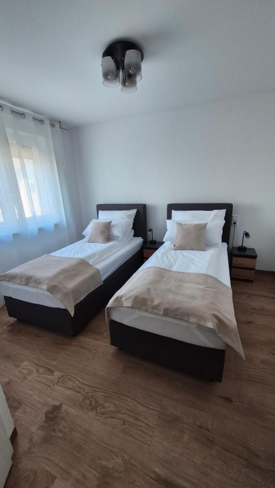 Apartments Seibel Doppel-Zweibettzimmer Mit Bad Reutlingen Buitenkant foto