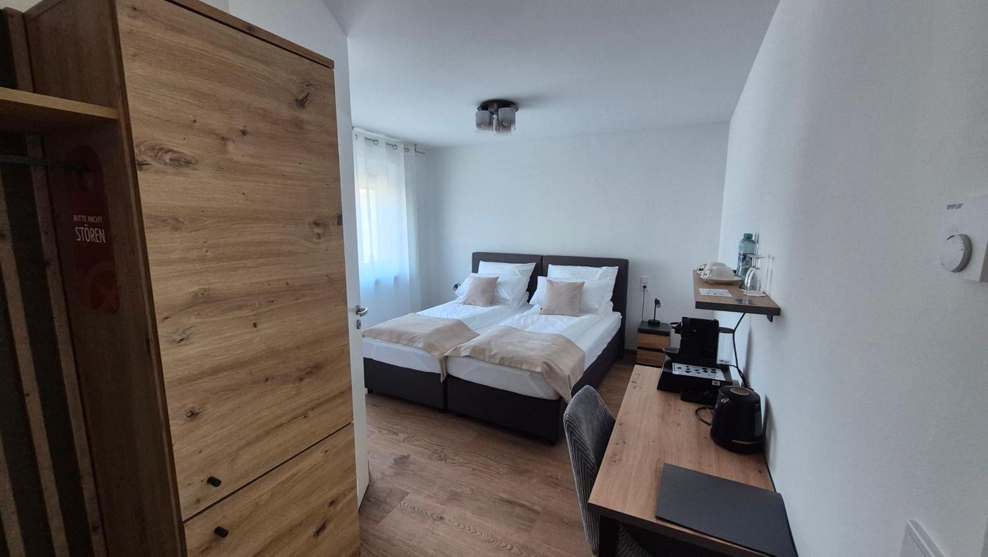 Apartments Seibel Doppel-Zweibettzimmer Mit Bad Reutlingen Buitenkant foto